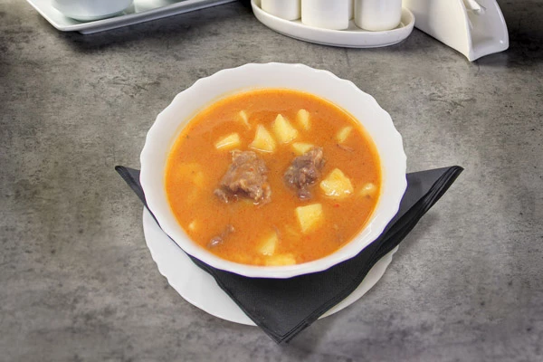 VINSKI GULAŠ S JUNETINOM